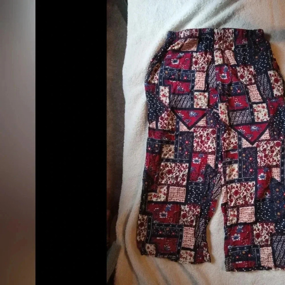 Boca Bay Floral Cropped Pajama Pants Red Blue Drawstring  with Pockets - Picture 2 of 7